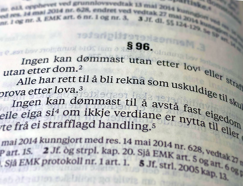 Faksimile av § 96 i grunnloven, den såkalte uskyldspresumsjonen